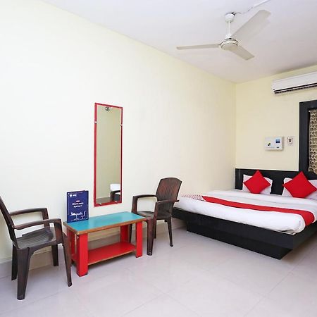 בובנשוואר Oyo 5719 Hotel Jannat Palace מראה חיצוני תמונה