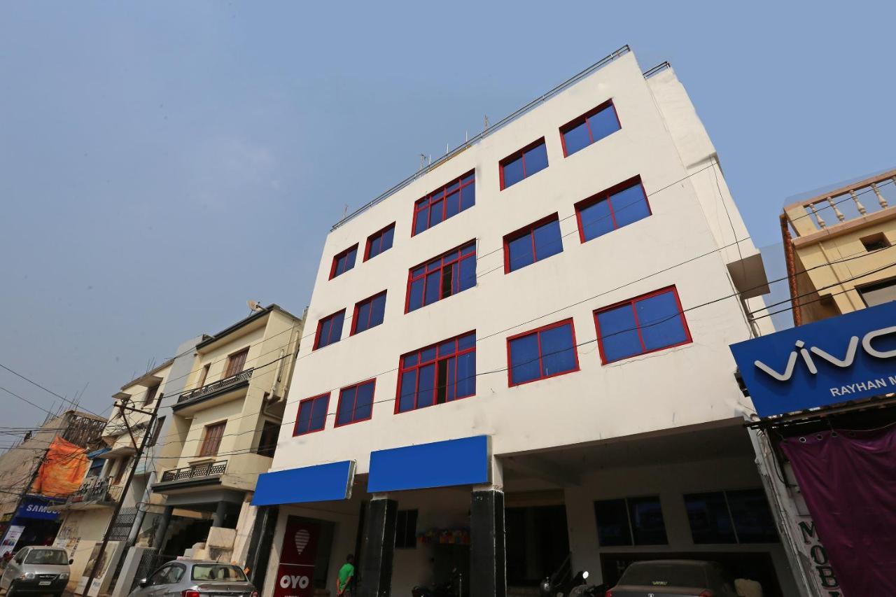 בובנשוואר Oyo 5719 Hotel Jannat Palace מראה חיצוני תמונה