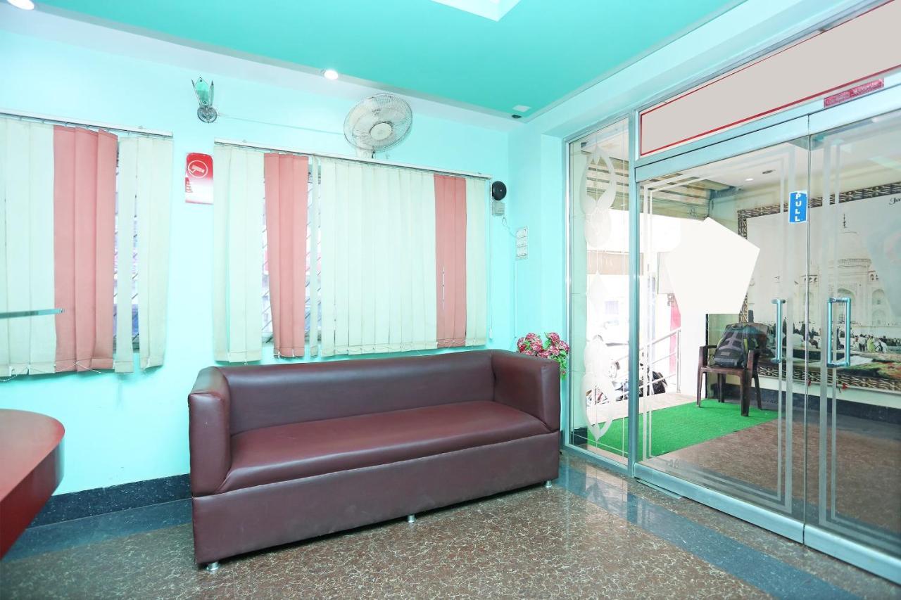 בובנשוואר Oyo 5719 Hotel Jannat Palace מראה חיצוני תמונה